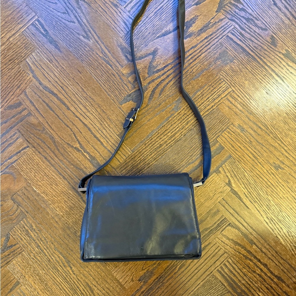 Classic Vintage Perlina Black Leather organizer Crossbody Bag